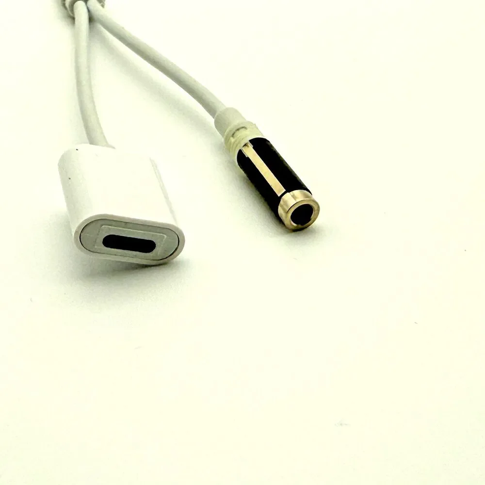 Lightning to 3.5mm Headphone Jack Adapter – Tested – White